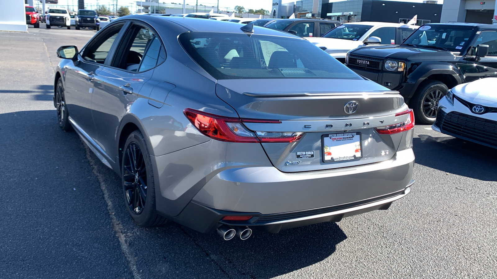 2025 Toyota Camry SE 5