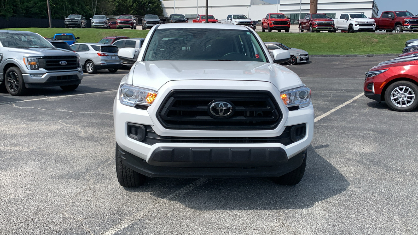 2023 Toyota Tacoma SR5 3