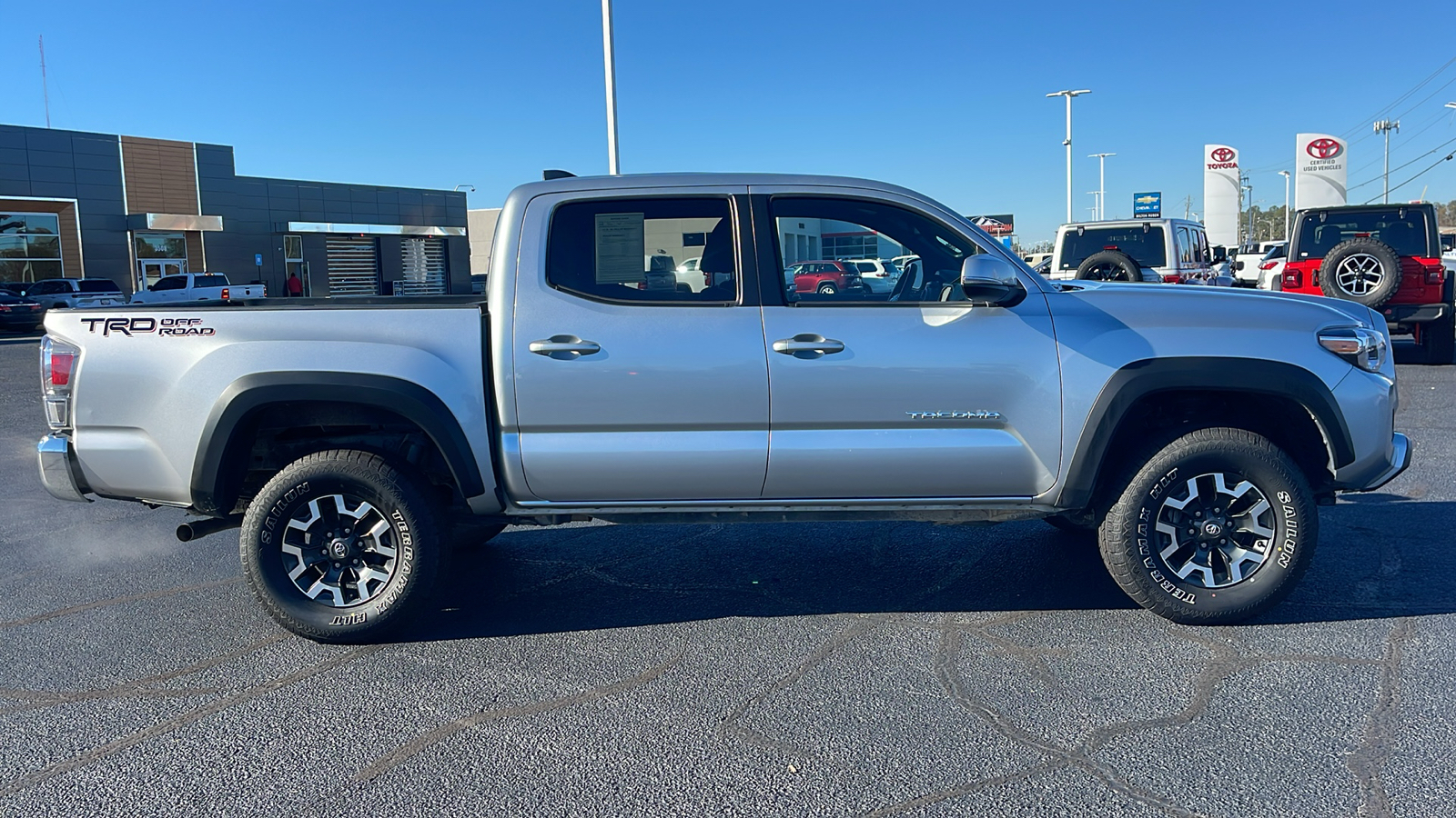 2023 Toyota Tacoma TRD Off-Road 9