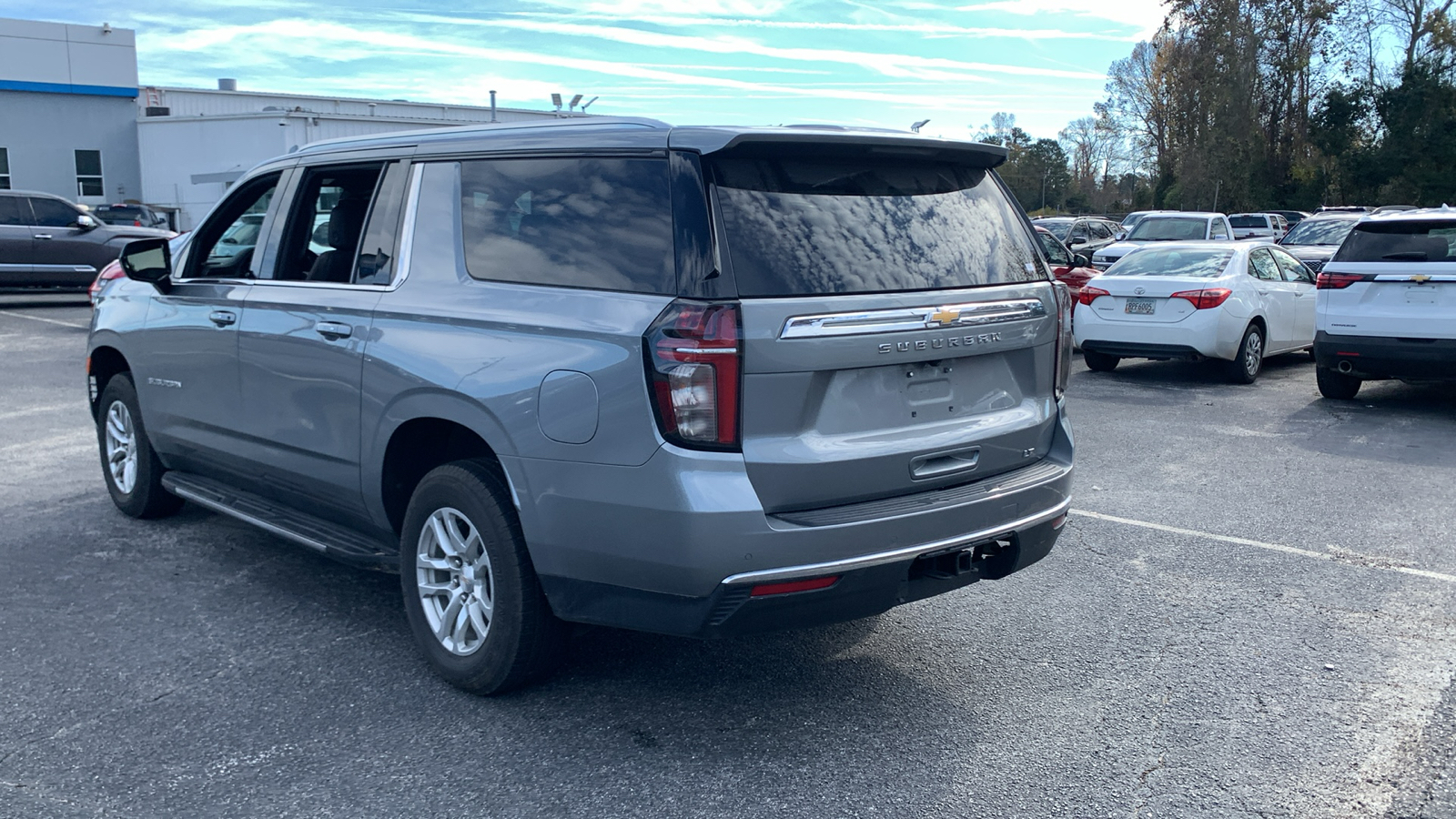 2023 Chevrolet Suburban LT 6