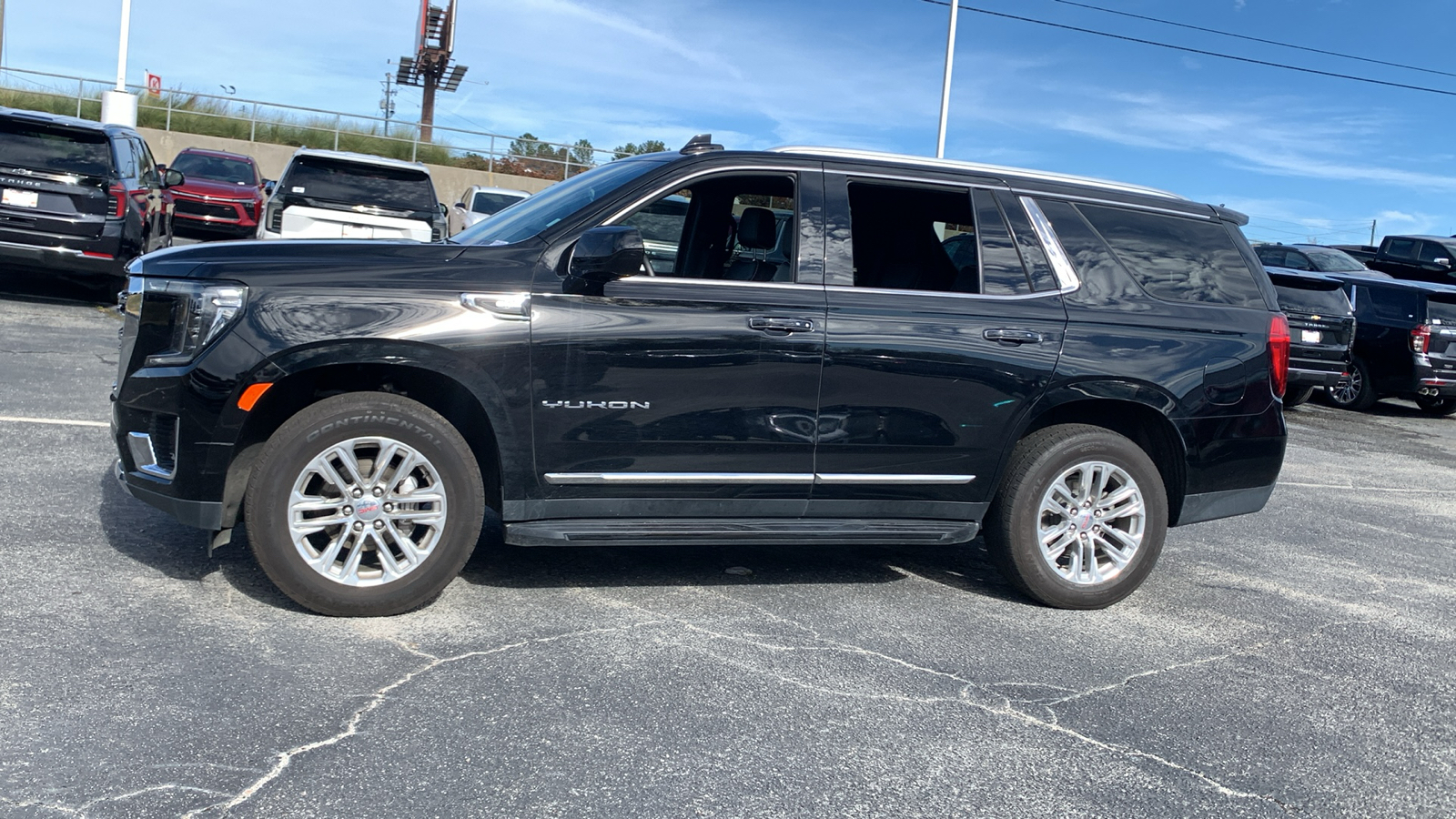 2023 GMC Yukon SLT 5