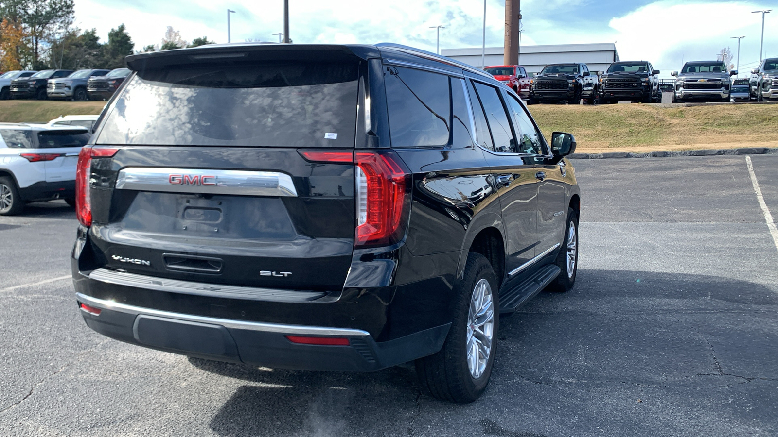 2023 GMC Yukon SLT 8