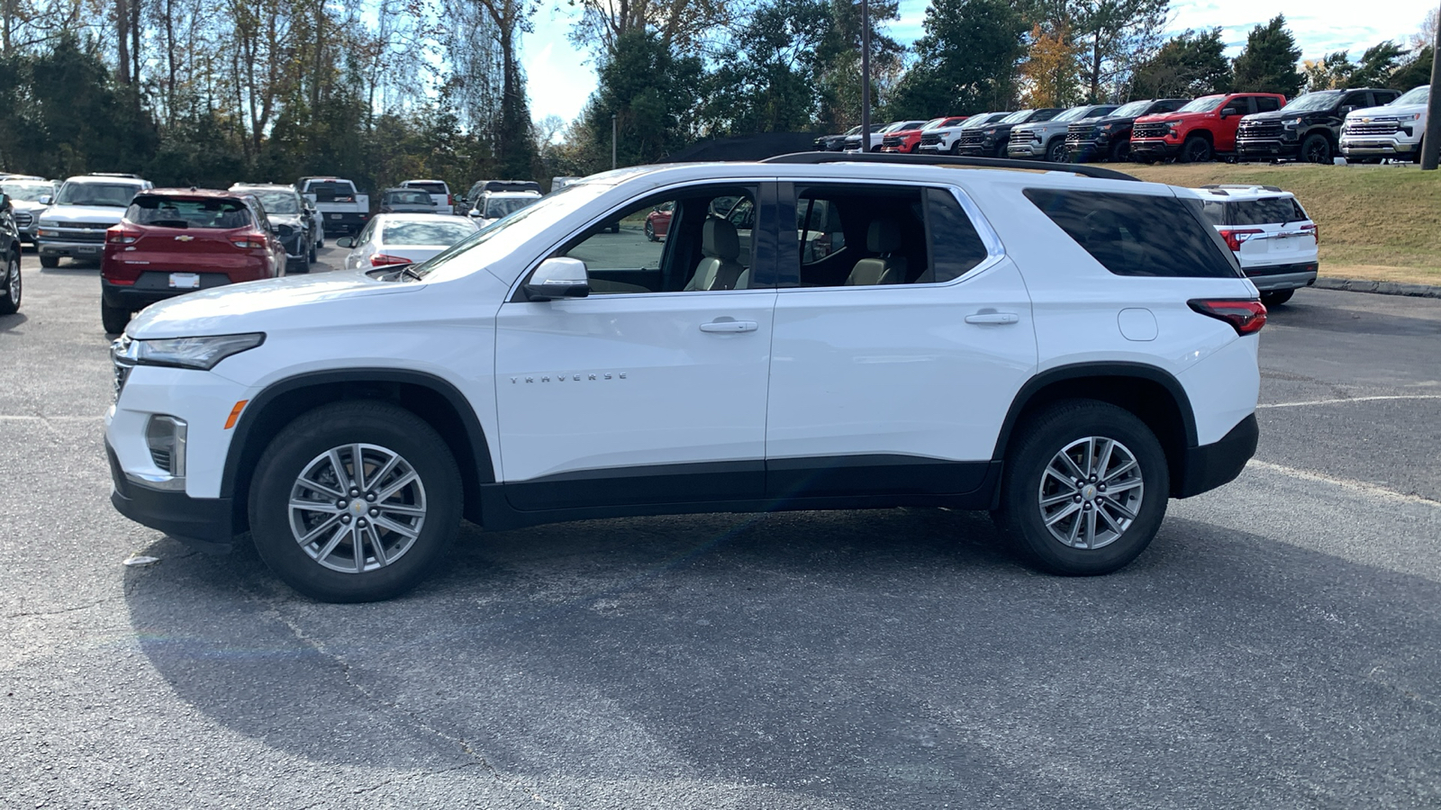 2023 Chevrolet Traverse LT Leather 5