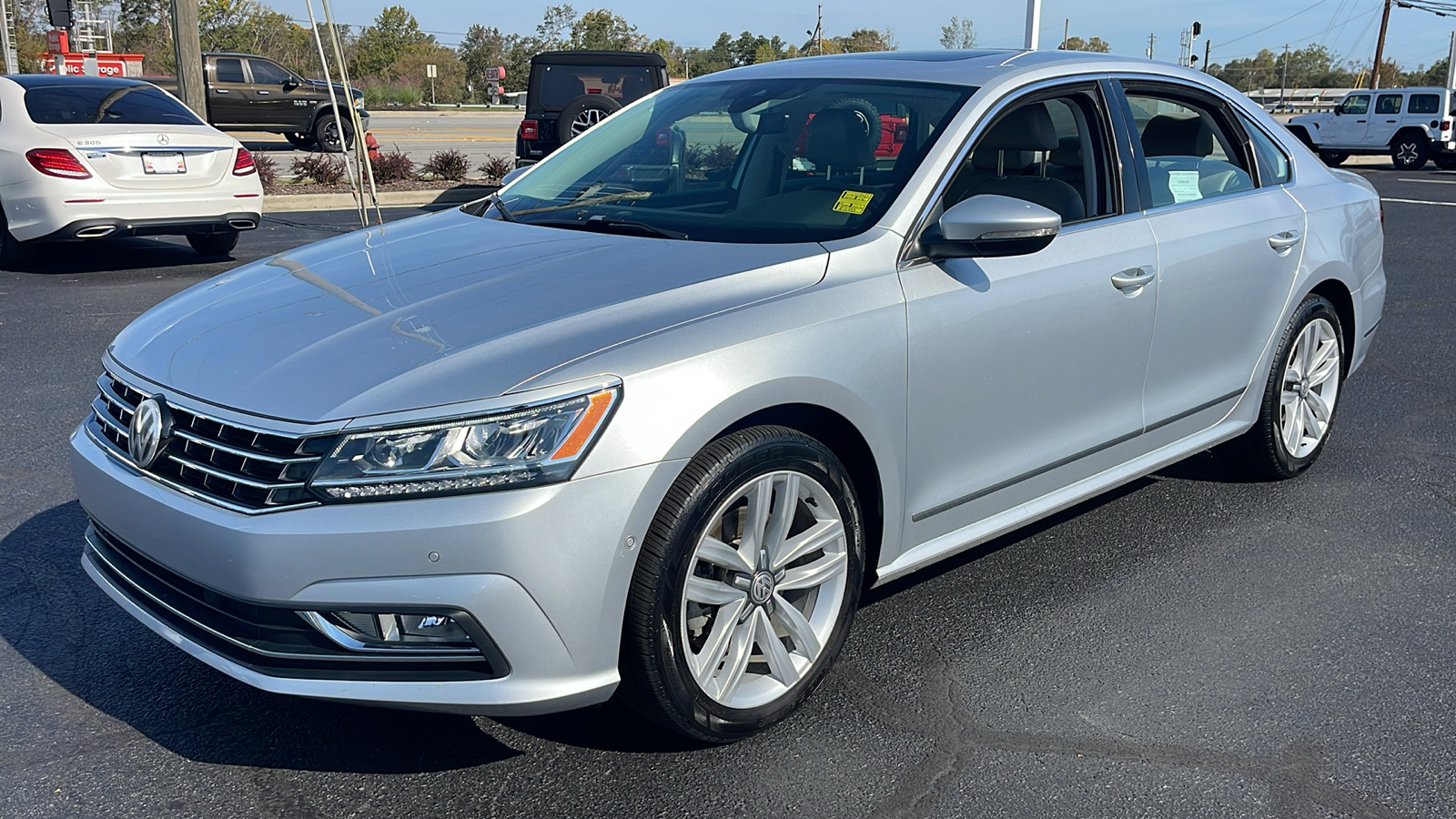 2017 Volkswagen Passat SEL Premium 4