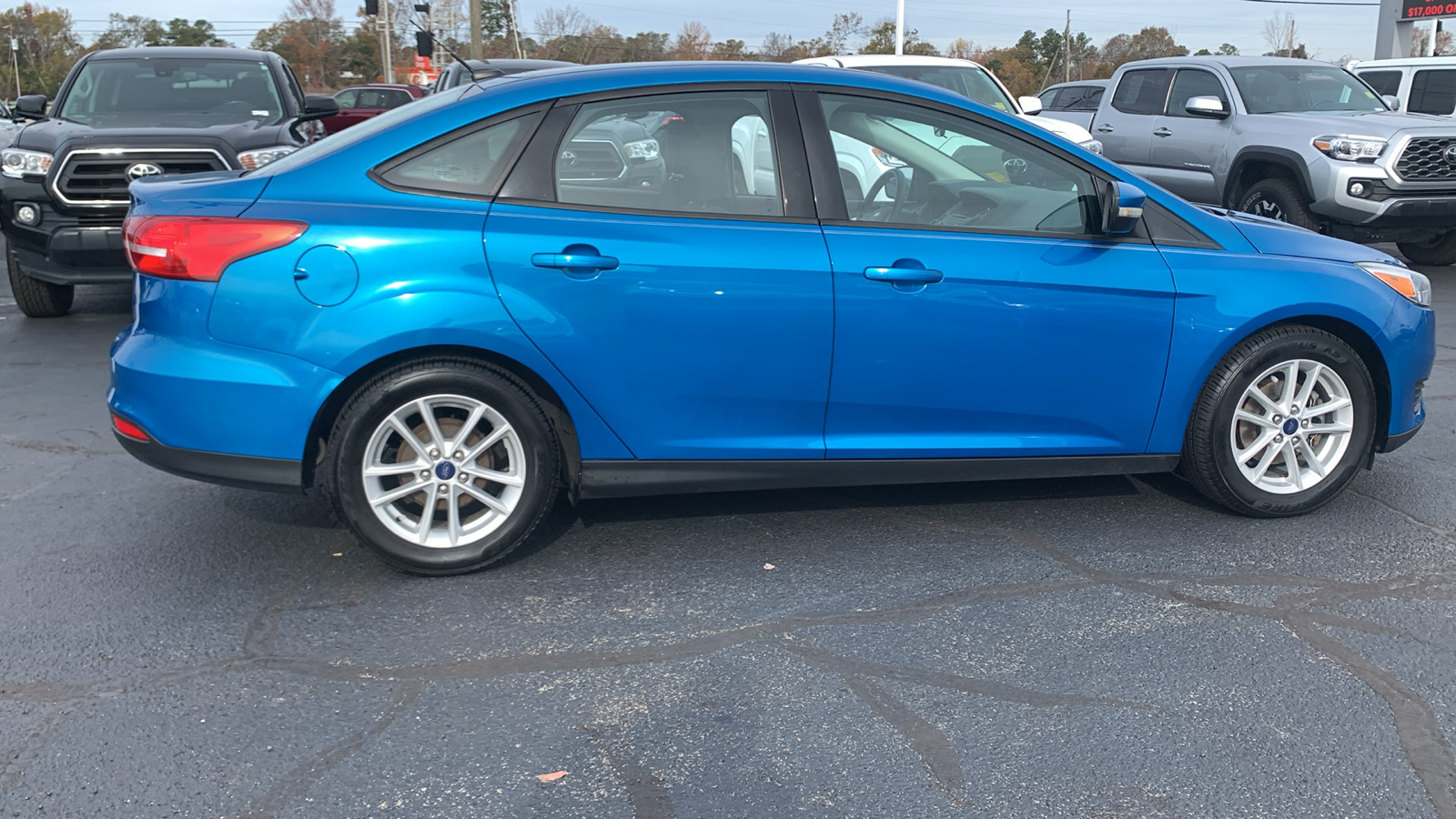 2016 Ford Focus SE 10