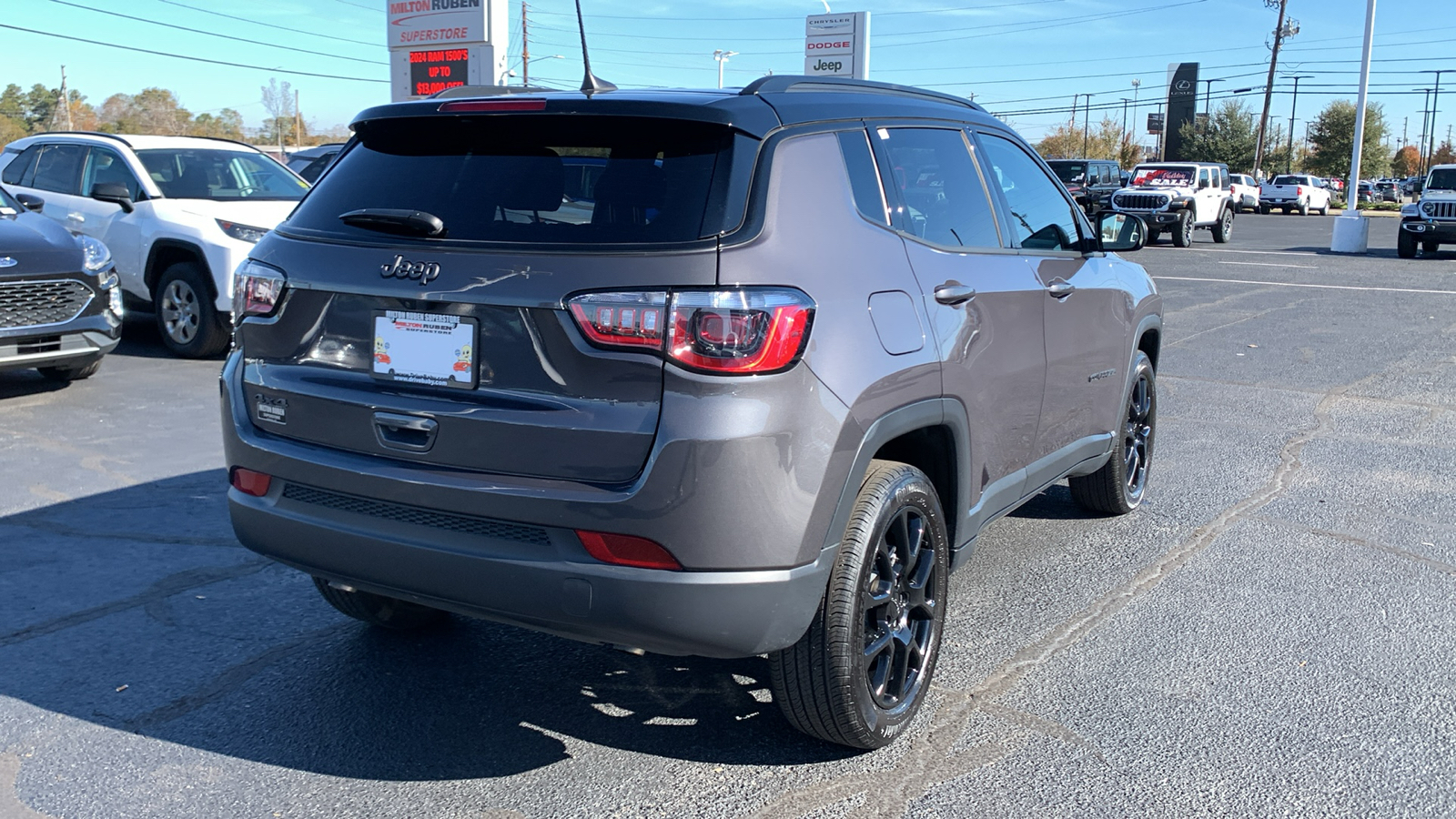 2024 Jeep Compass Latitude 8