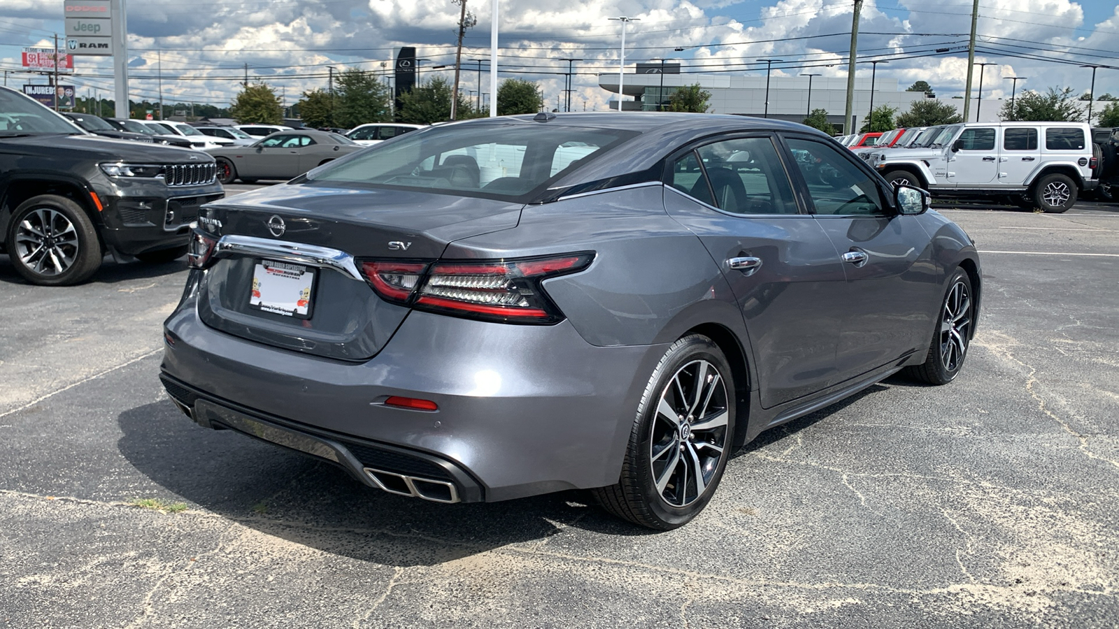 2023 Nissan Maxima SV 8