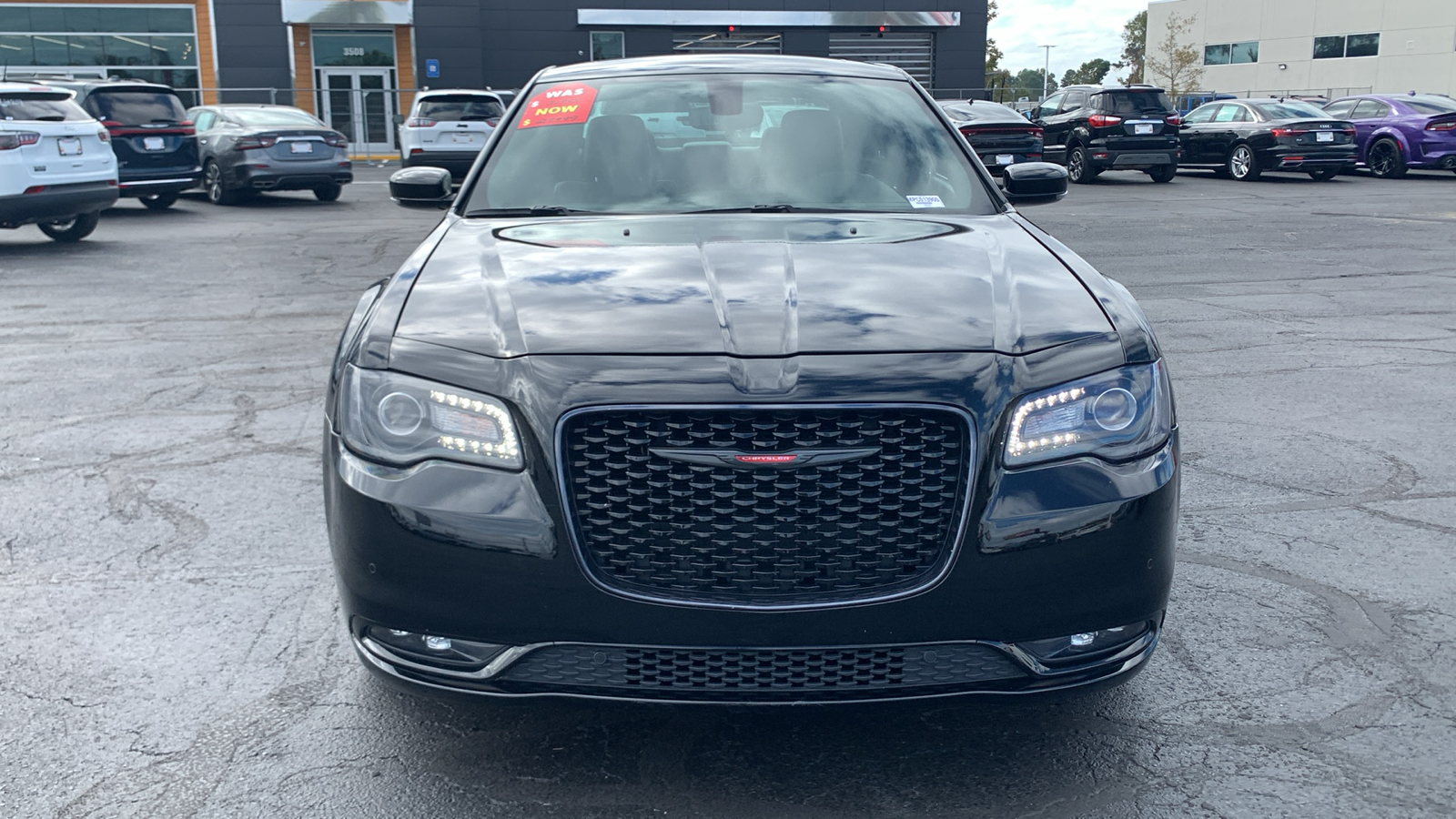 2023 Chrysler 300 S 3