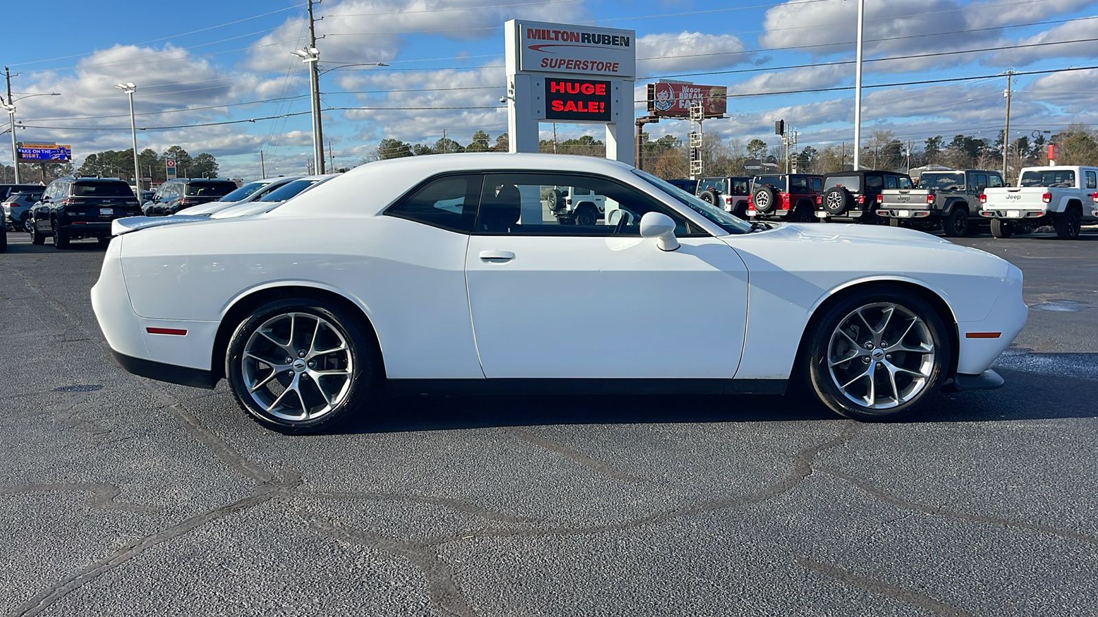 2022 Dodge Challenger GT 8