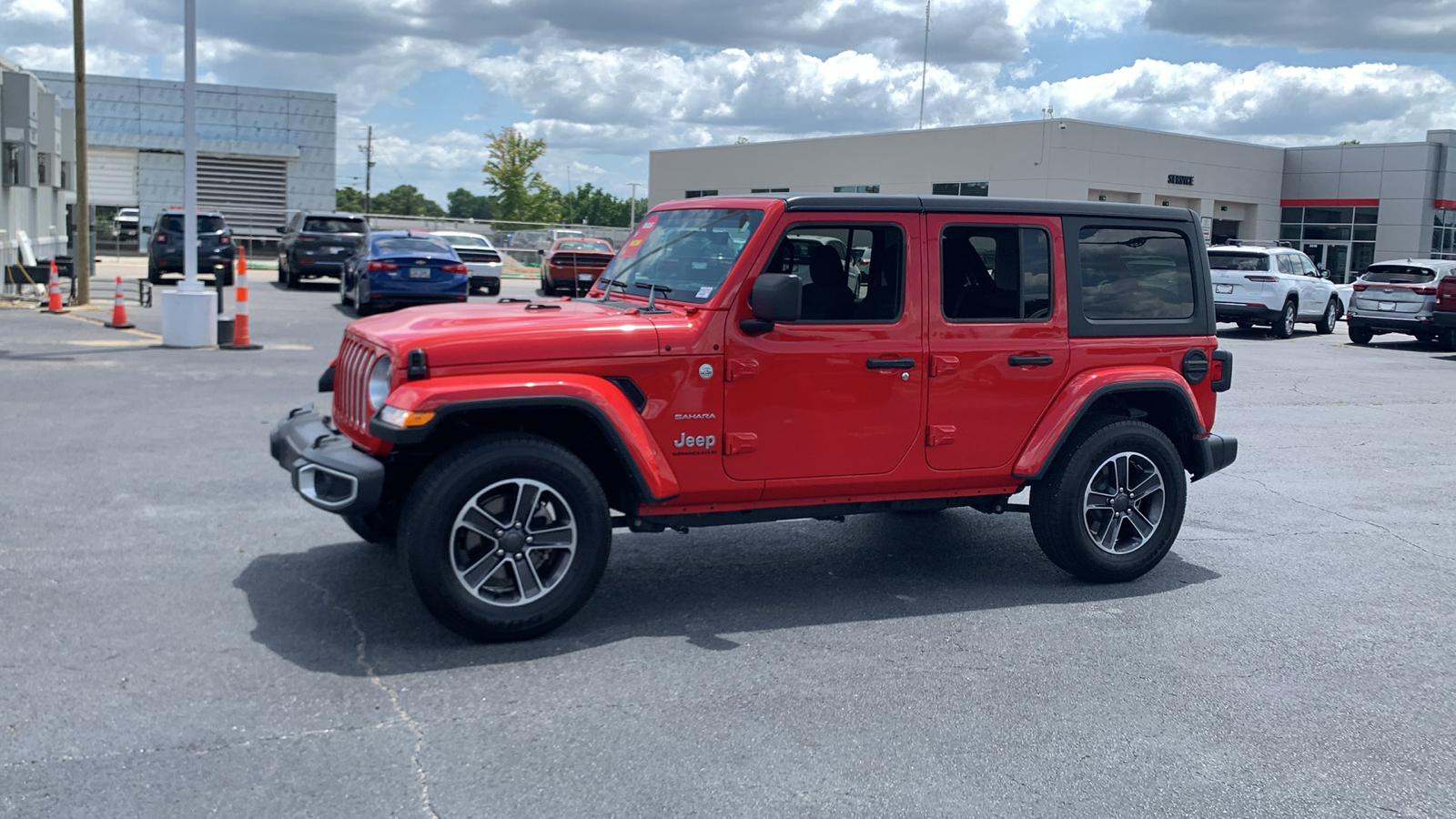 2023 Jeep Wrangler Sahara 5