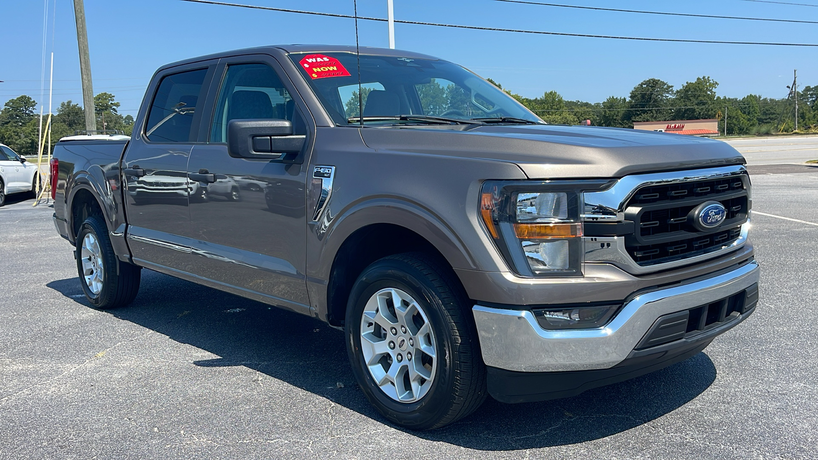 2023 Ford F-150 XLT 2