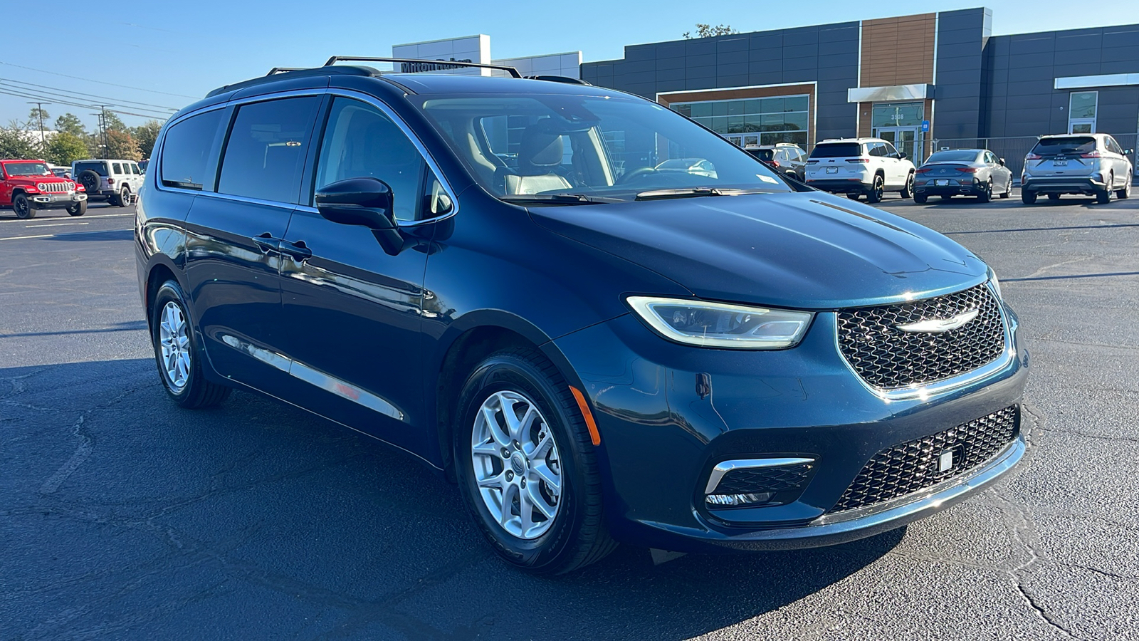 2022 Chrysler Pacifica Touring L 2