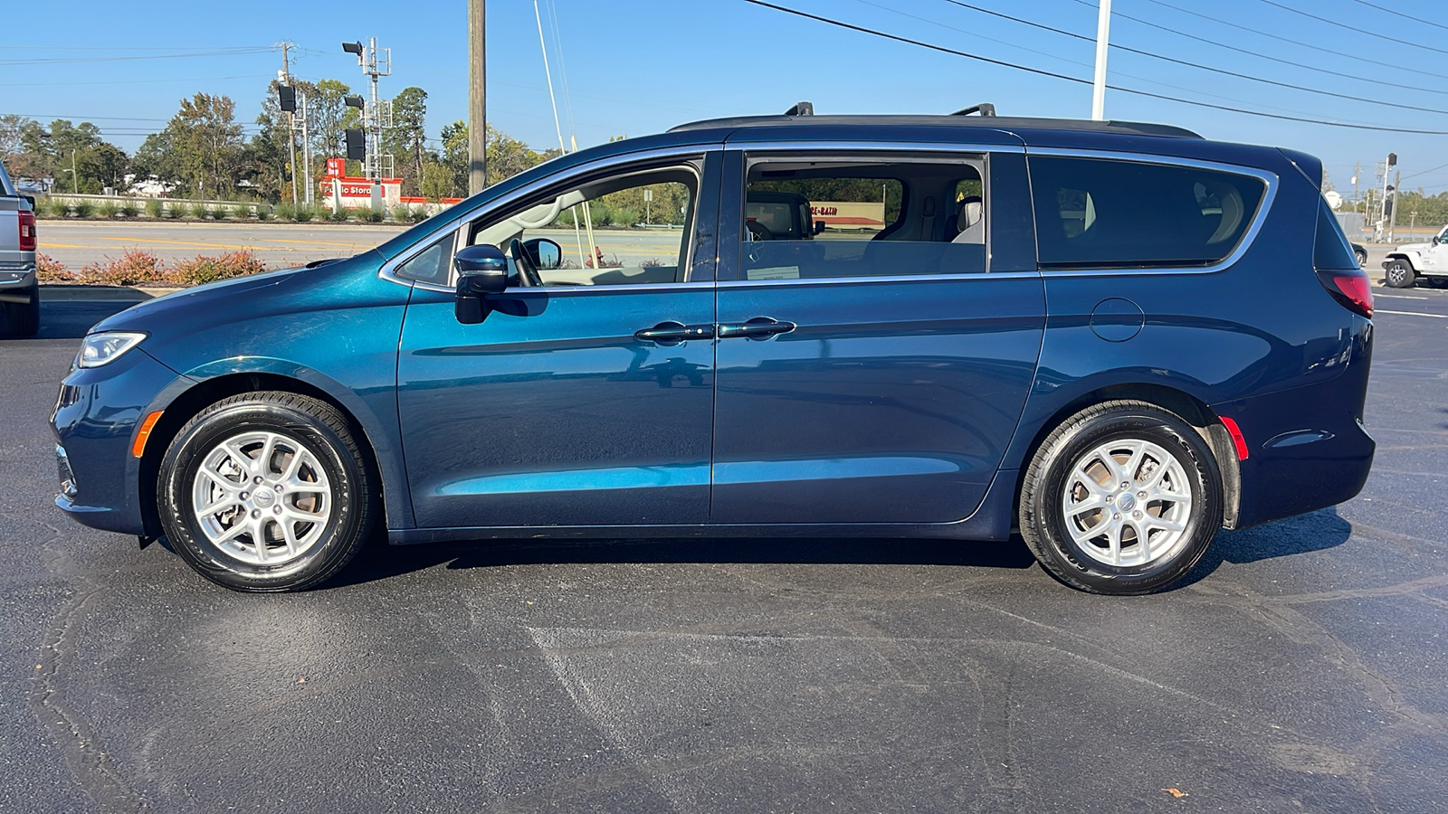 2022 Chrysler Pacifica Touring L 5