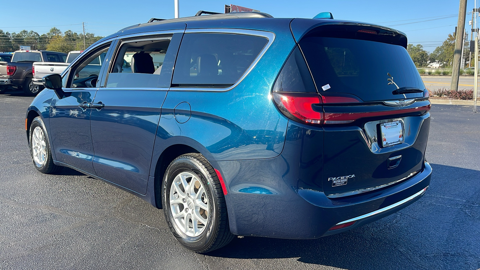 2022 Chrysler Pacifica Touring L 6