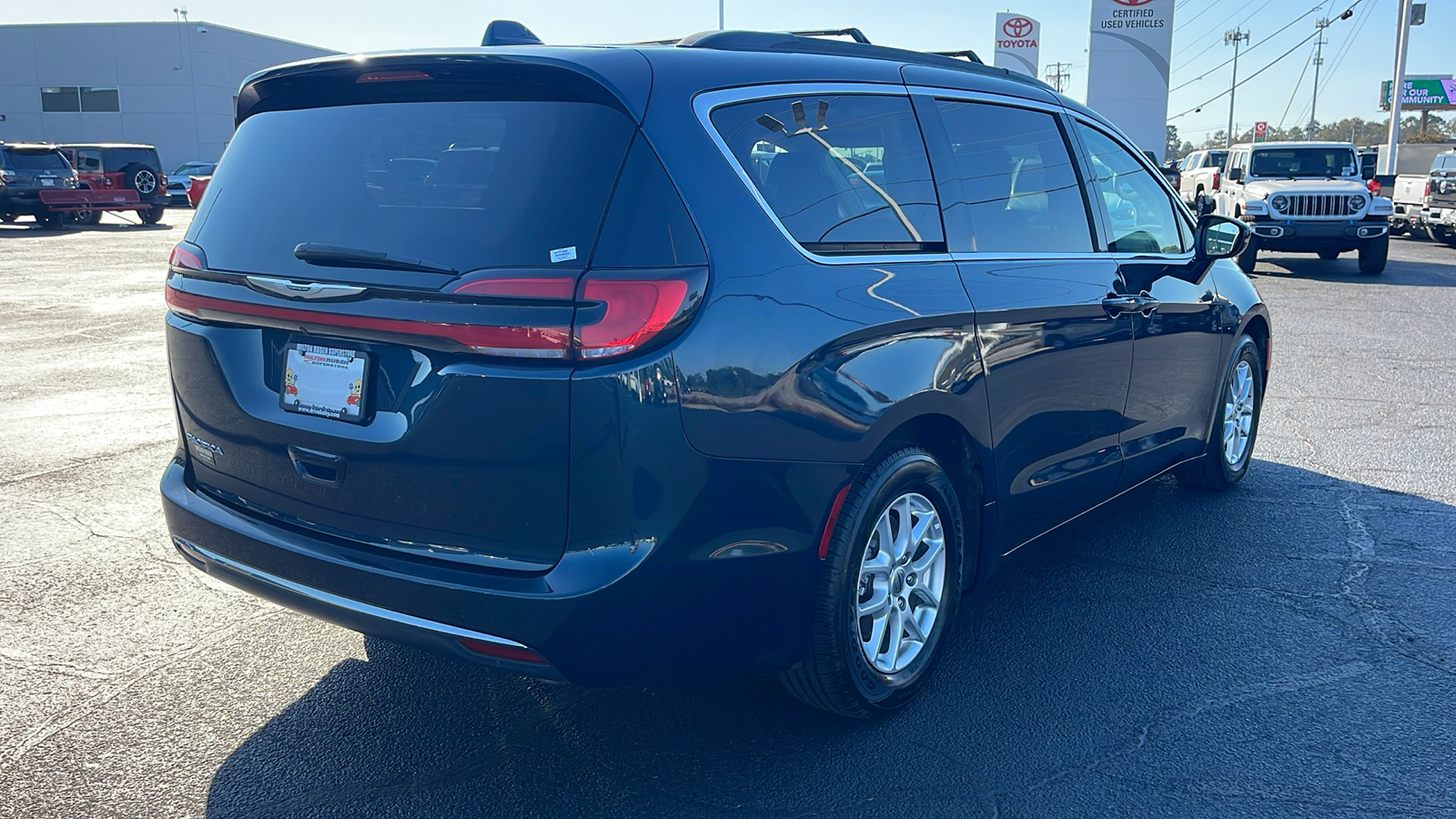 2022 Chrysler Pacifica Touring L 8