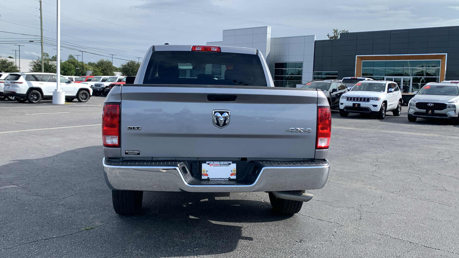 2022 Ram 1500 Classic SLT 8