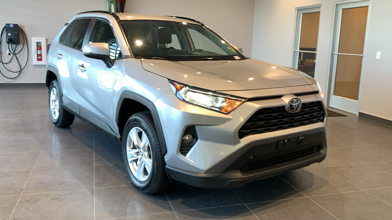 2021 Toyota RAV4 XLE 2