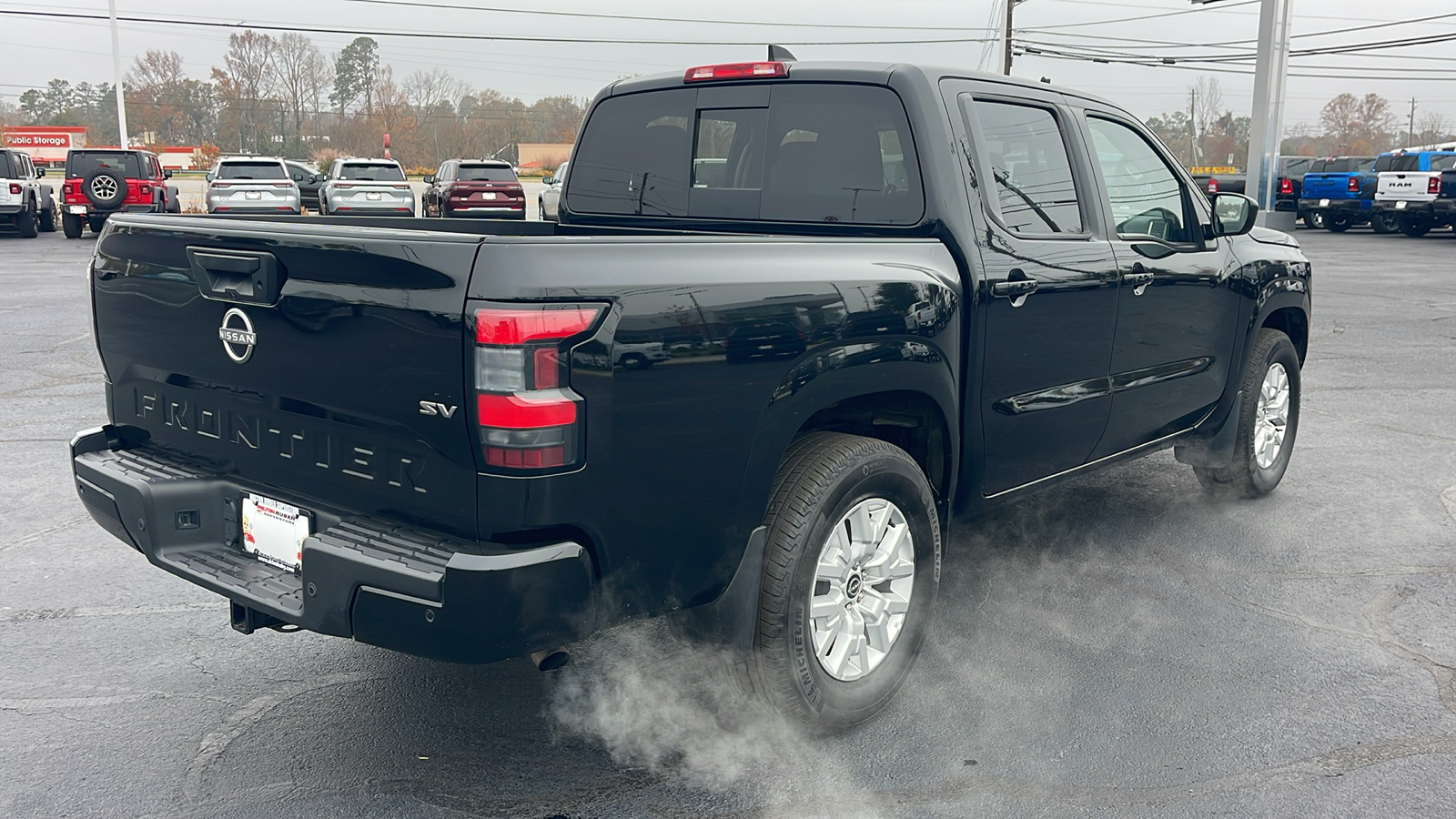 2023 Nissan Frontier SV 8