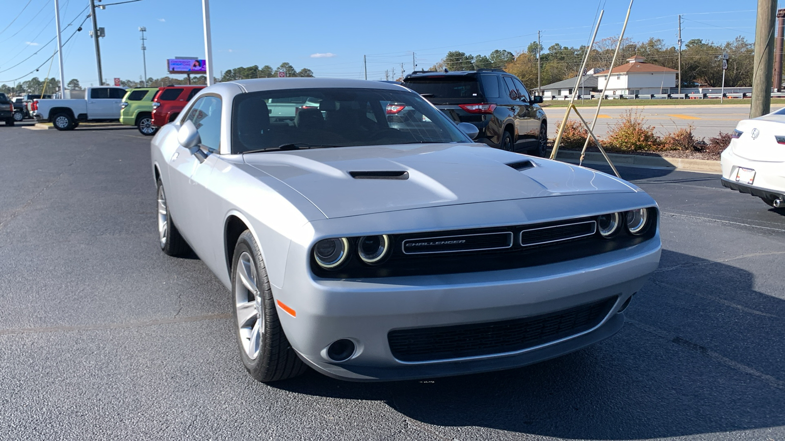 2019 Dodge Challenger SXT 2