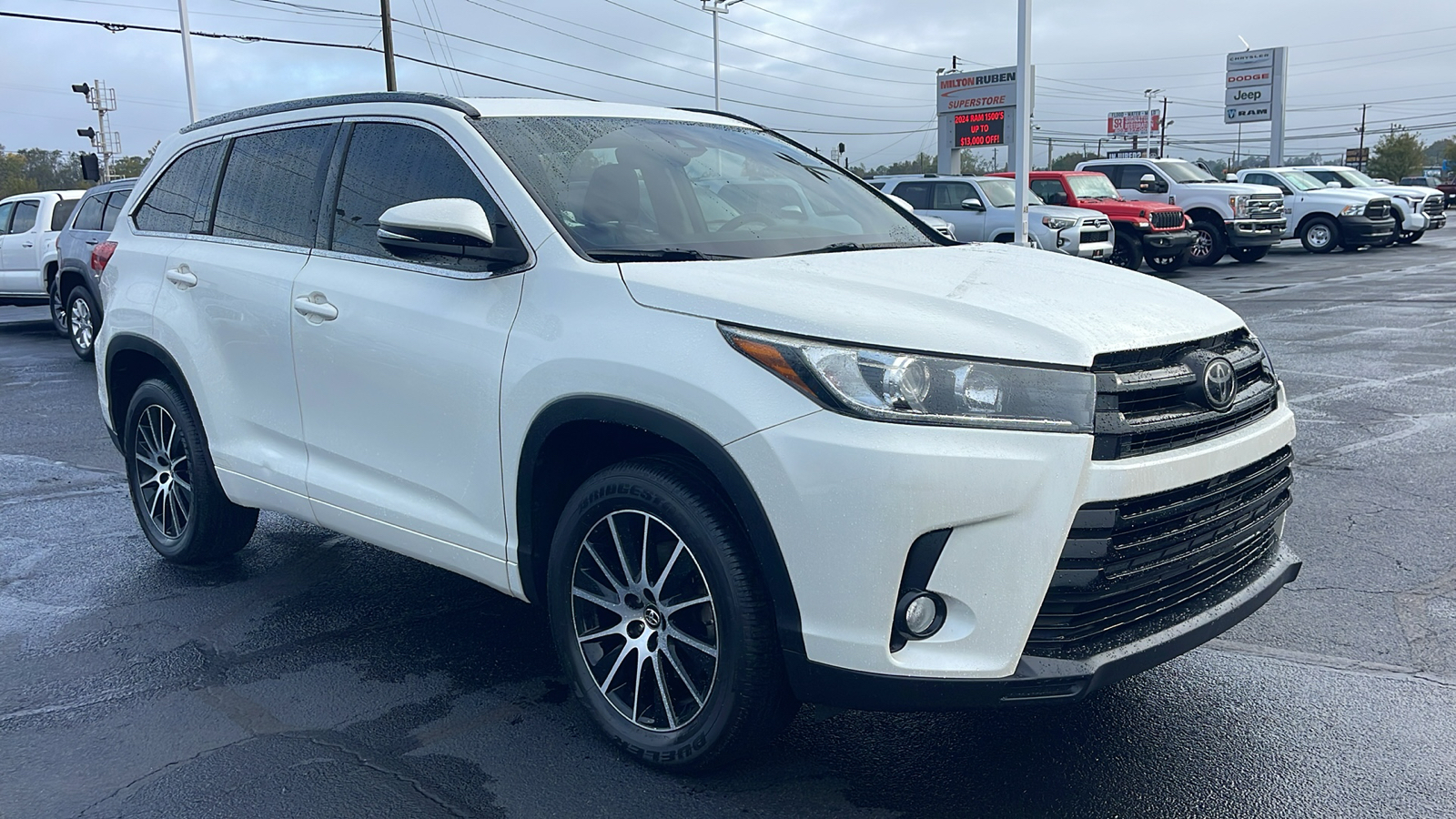 2017 Toyota Highlander SE 2