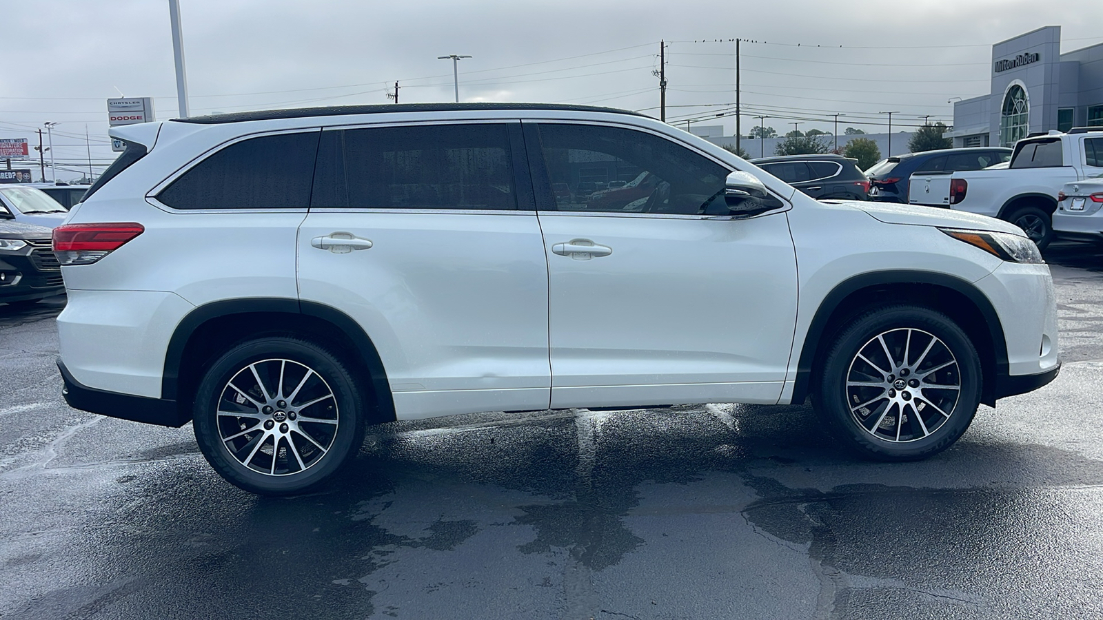 2017 Toyota Highlander SE 9