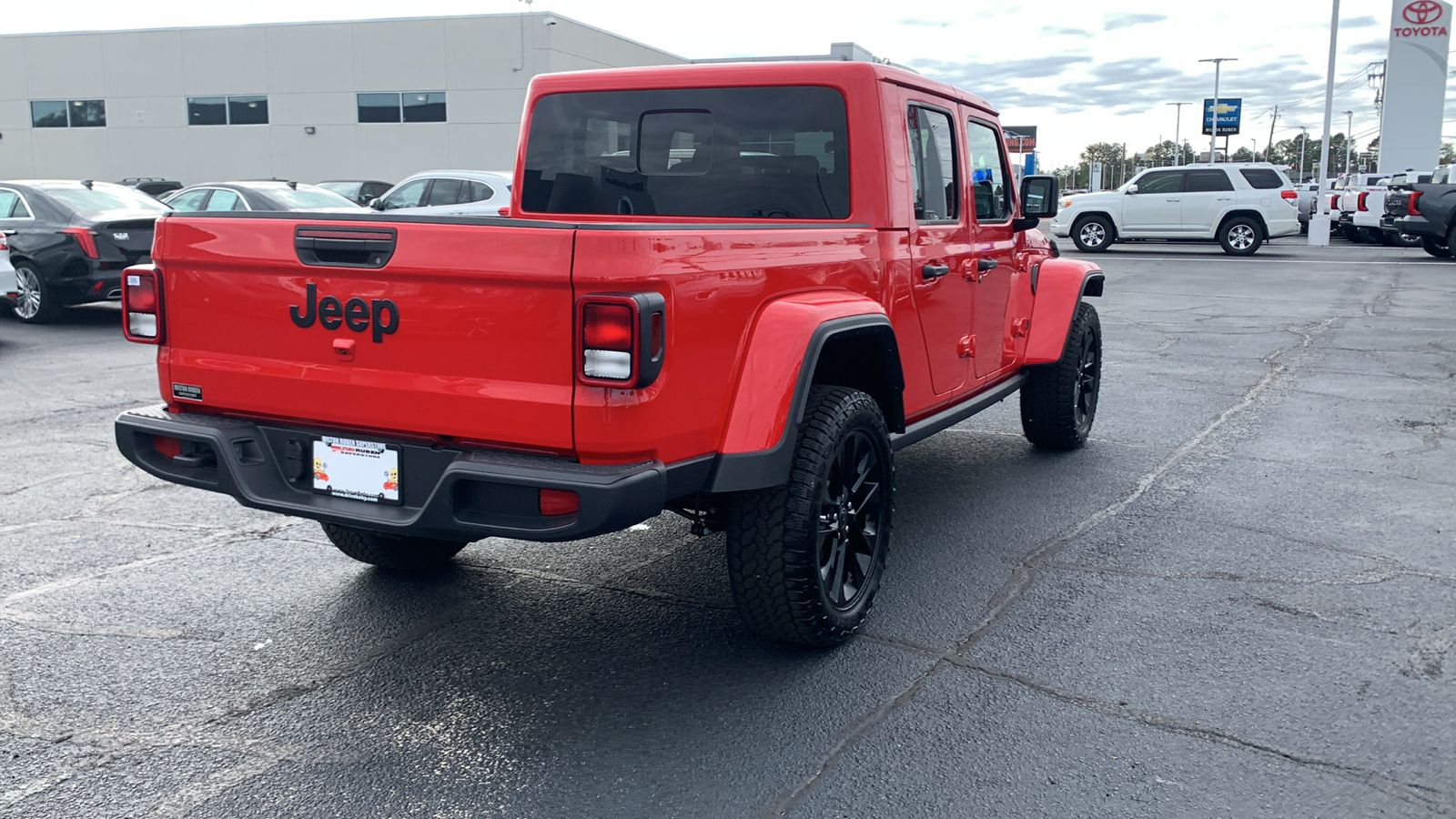 2024 Jeep Gladiator Sport 8