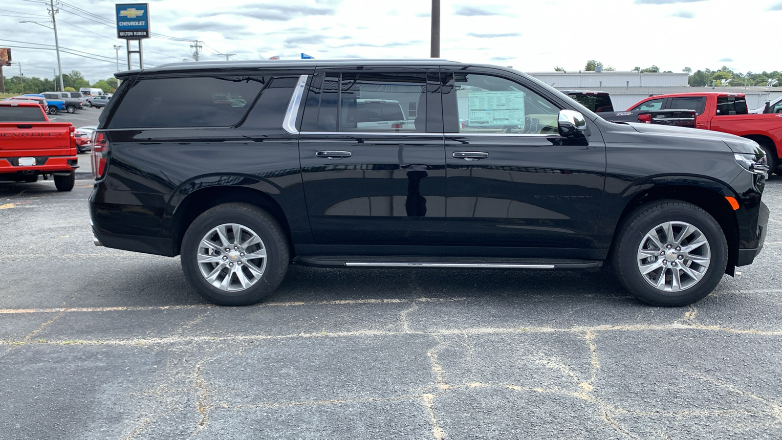 2024 Chevrolet Suburban Premier 9