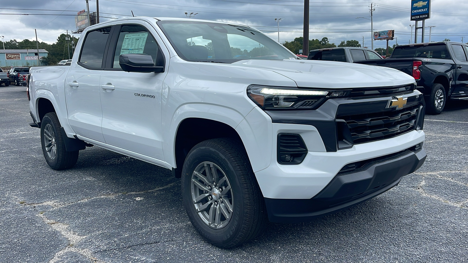 2024 Chevrolet Colorado LT 2