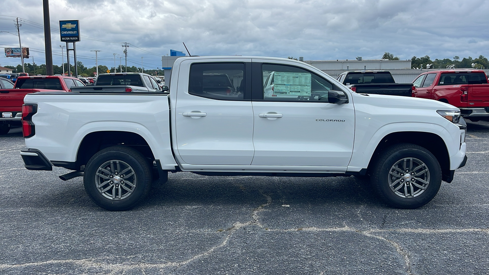 2024 Chevrolet Colorado LT 9