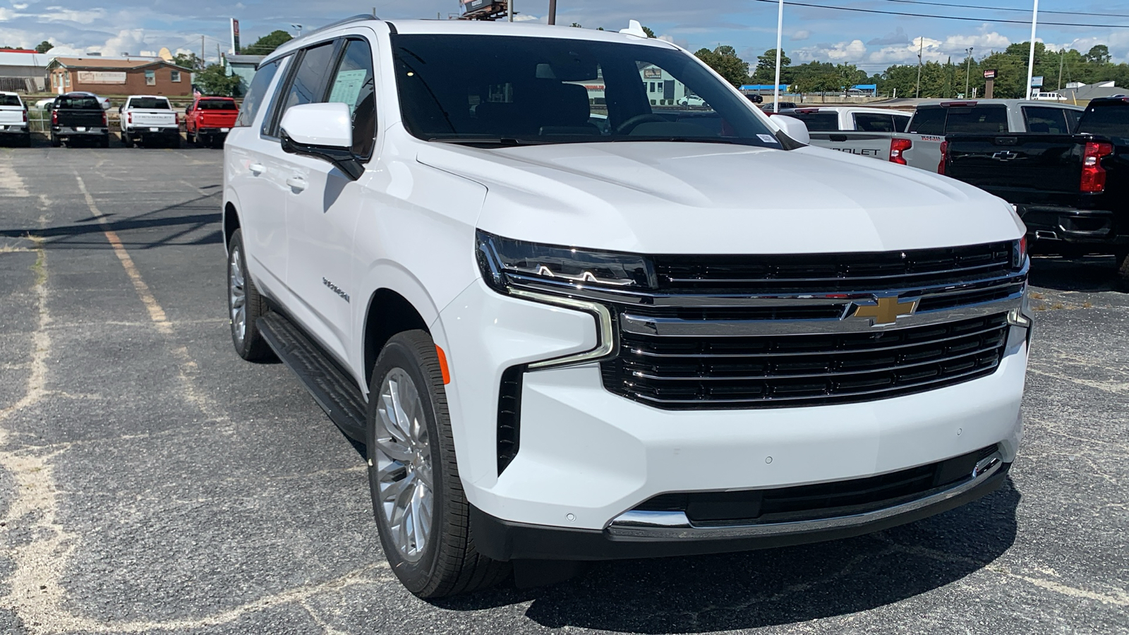 2024 Chevrolet Suburban LT 2