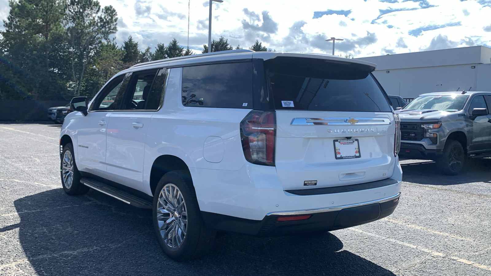 2024 Chevrolet Suburban LT 6