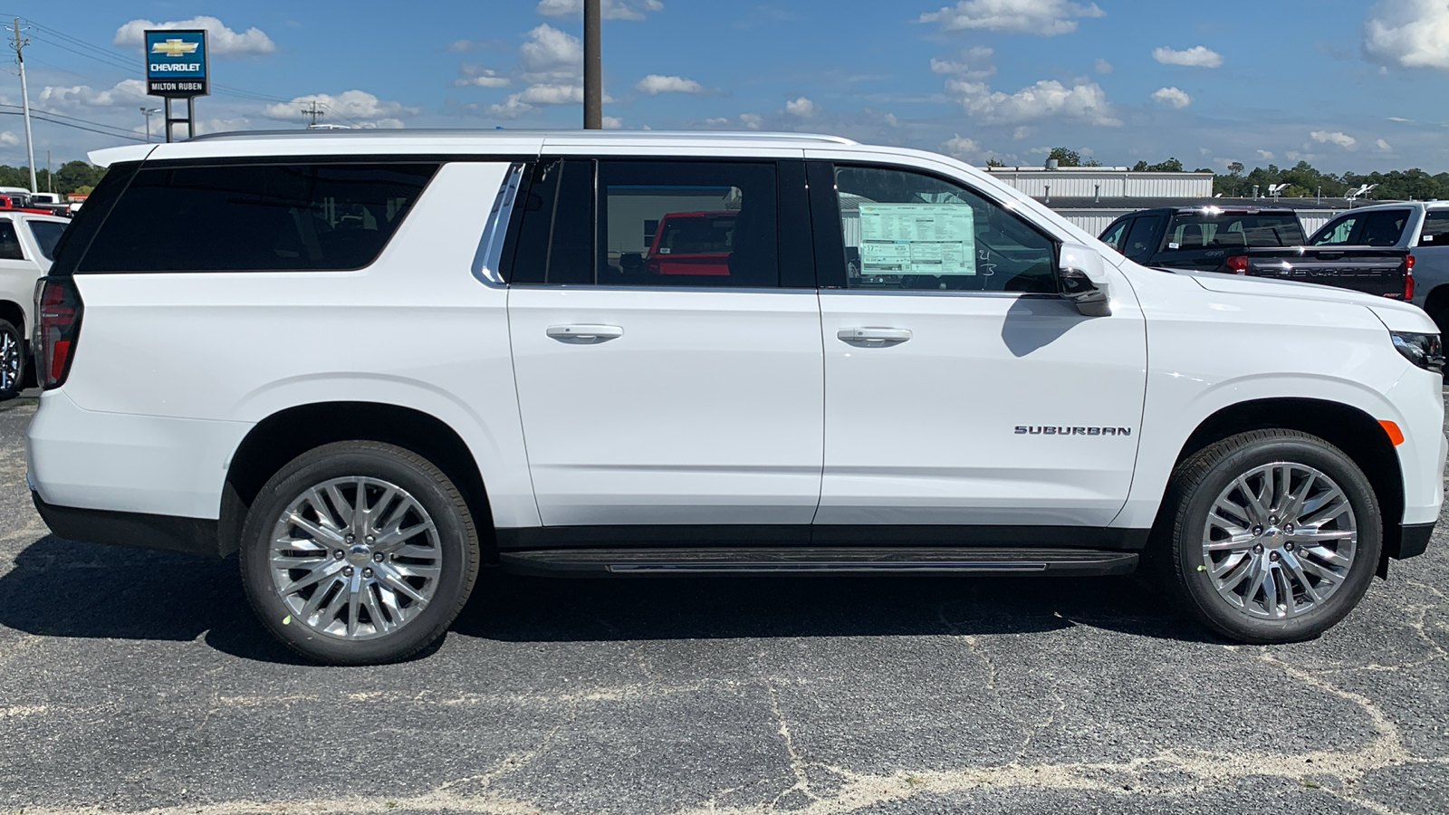 2024 Chevrolet Suburban LT 9