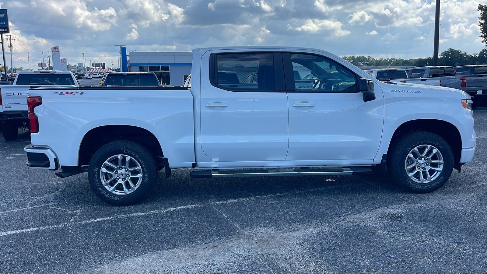 2024 Chevrolet Silverado 1500 RST 9