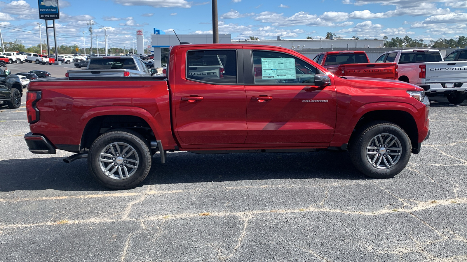 2024 Chevrolet Colorado LT 9