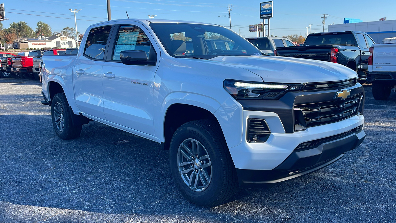 2024 Chevrolet Colorado LT 2