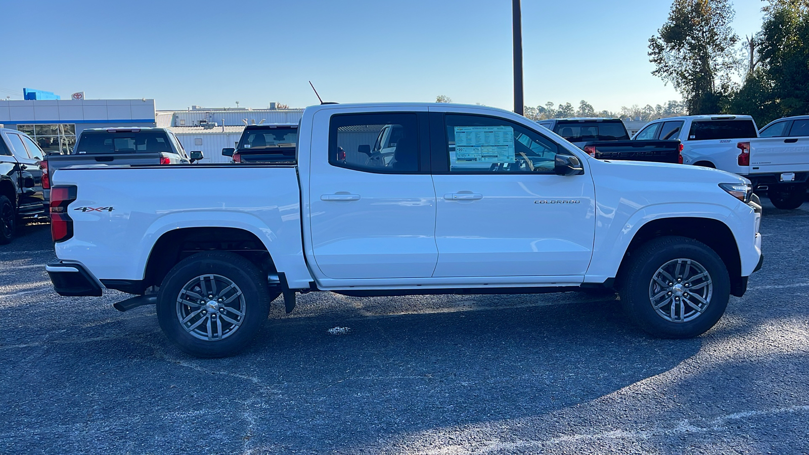 2024 Chevrolet Colorado LT 9