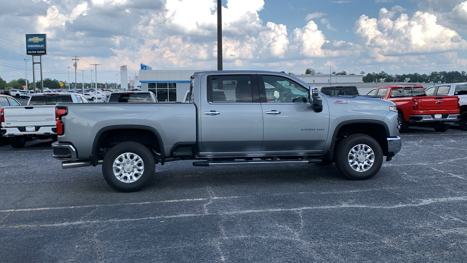 2025 Chevrolet Silverado 2500HD LTZ 9