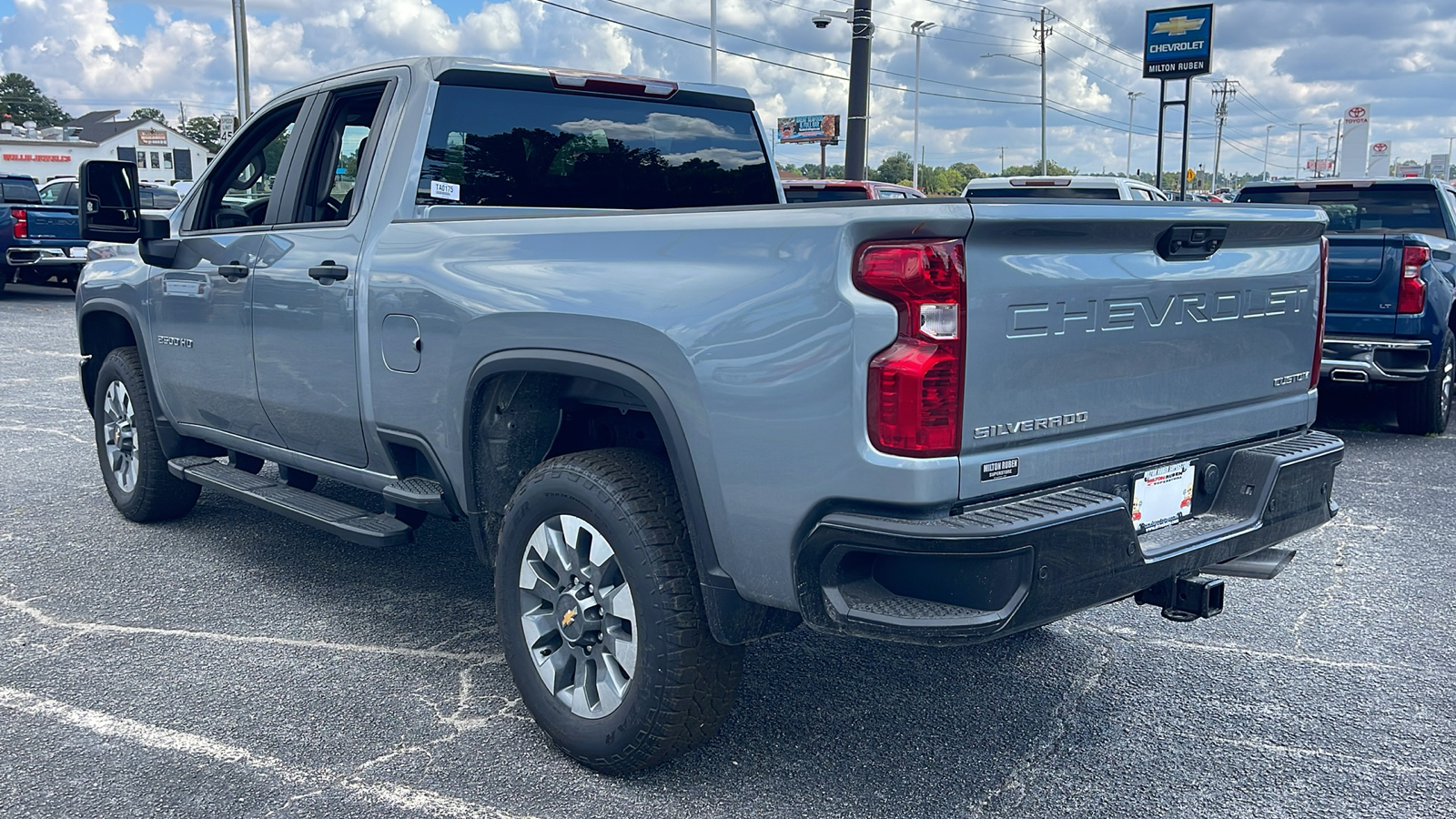 2025 Chevrolet Silverado 2500HD Custom 6