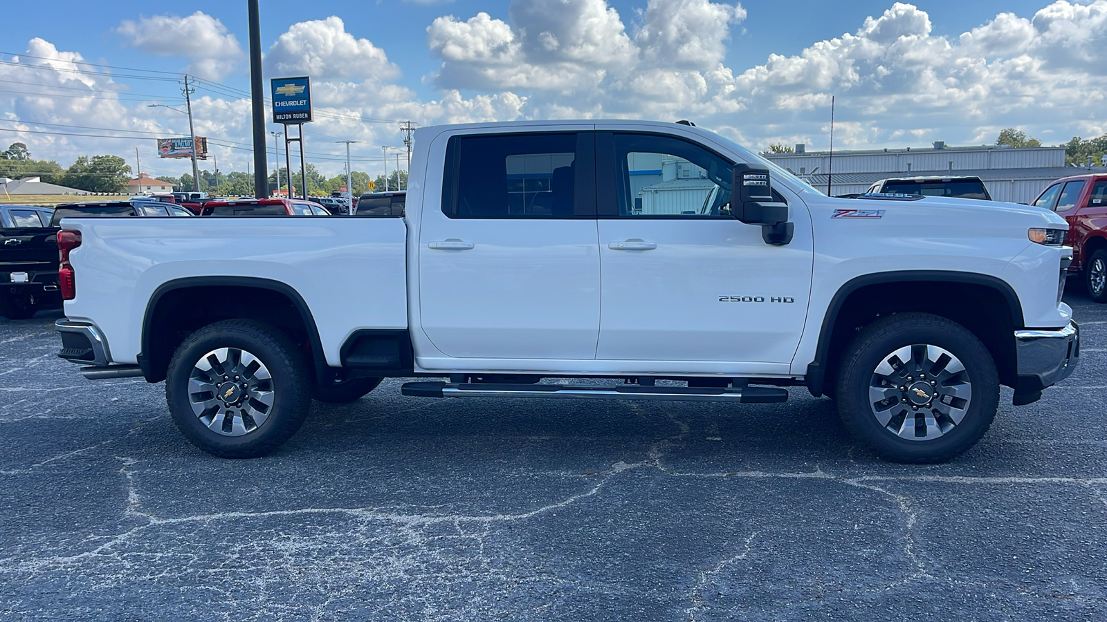 2025 Chevrolet Silverado 2500HD LT 9