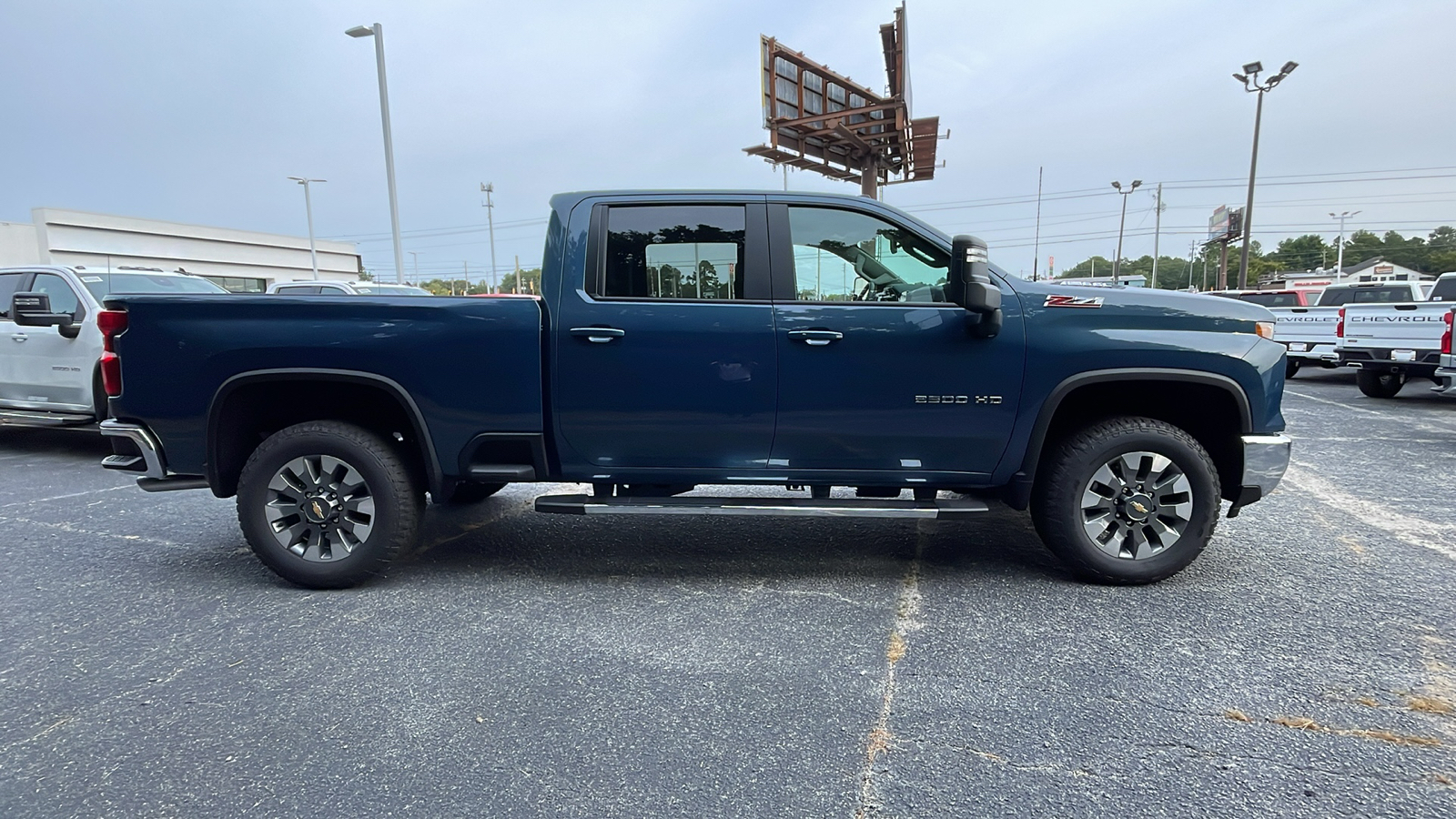 2025 Chevrolet Silverado 2500HD LT 9