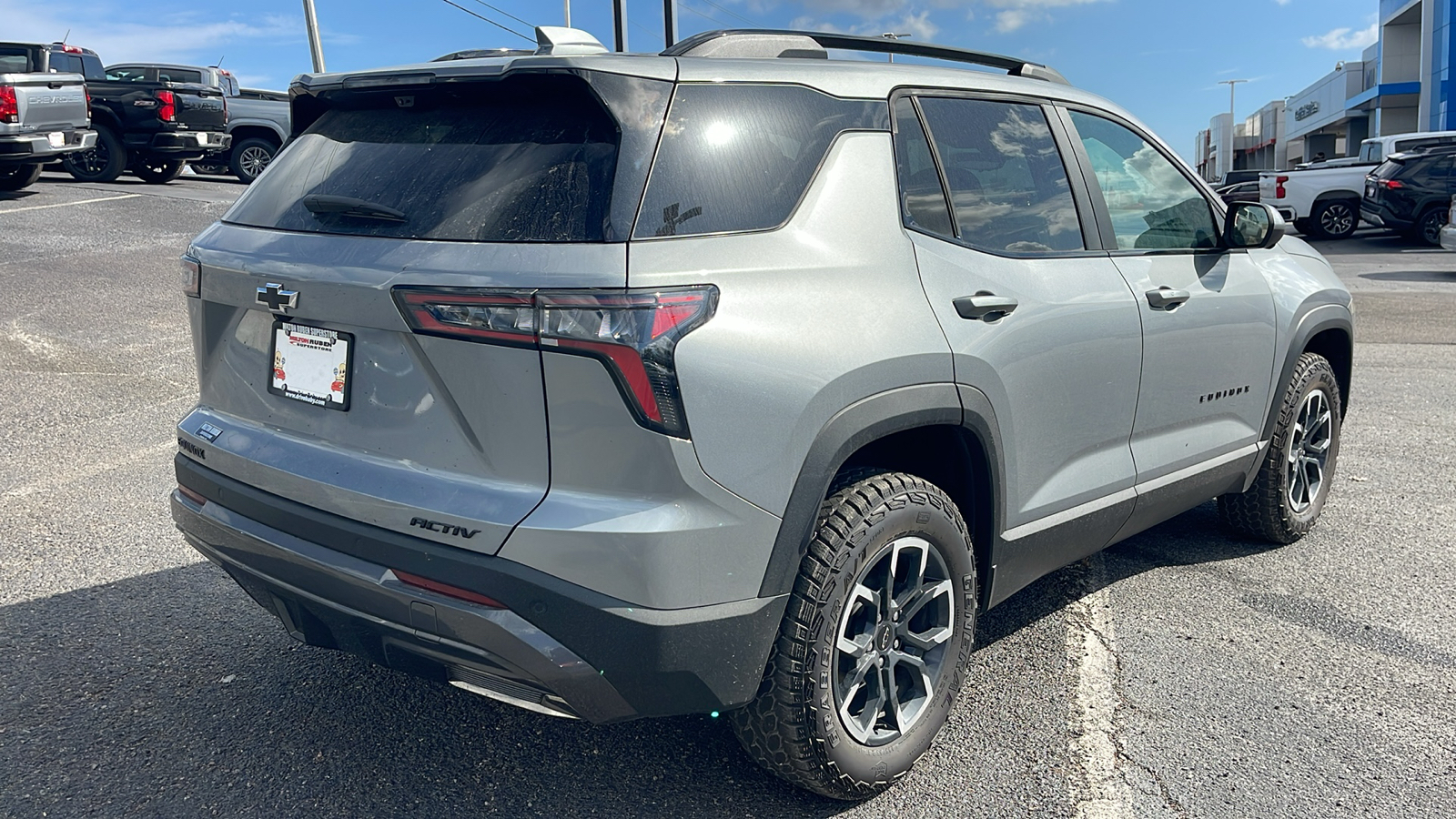 2025 Chevrolet Equinox ACTIV 8