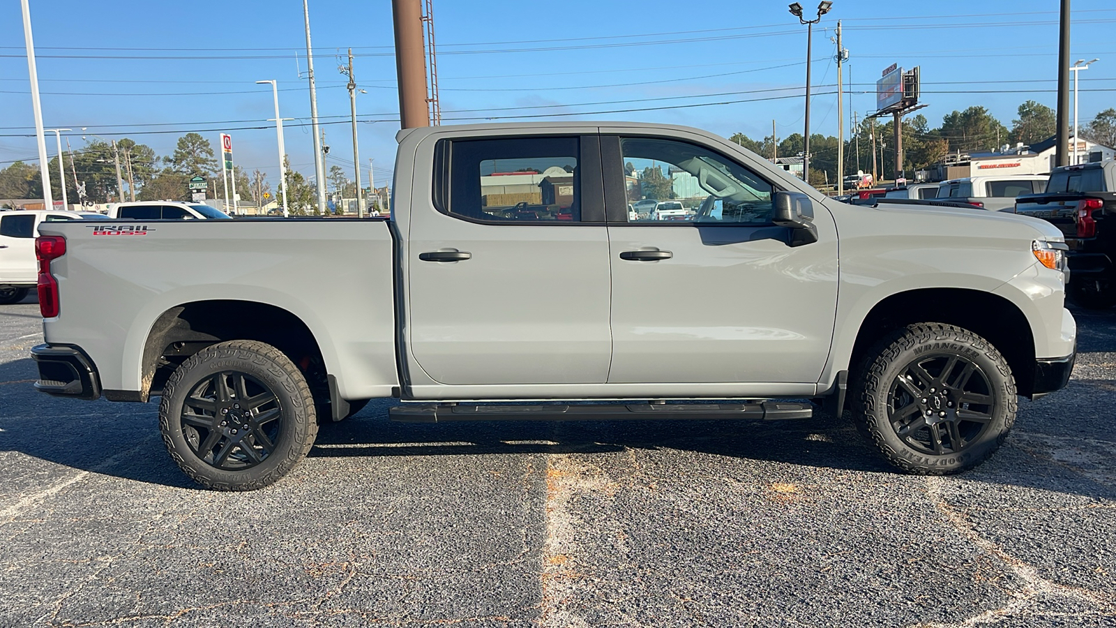 2025 Chevrolet Silverado 1500 Custom Trail Boss 9