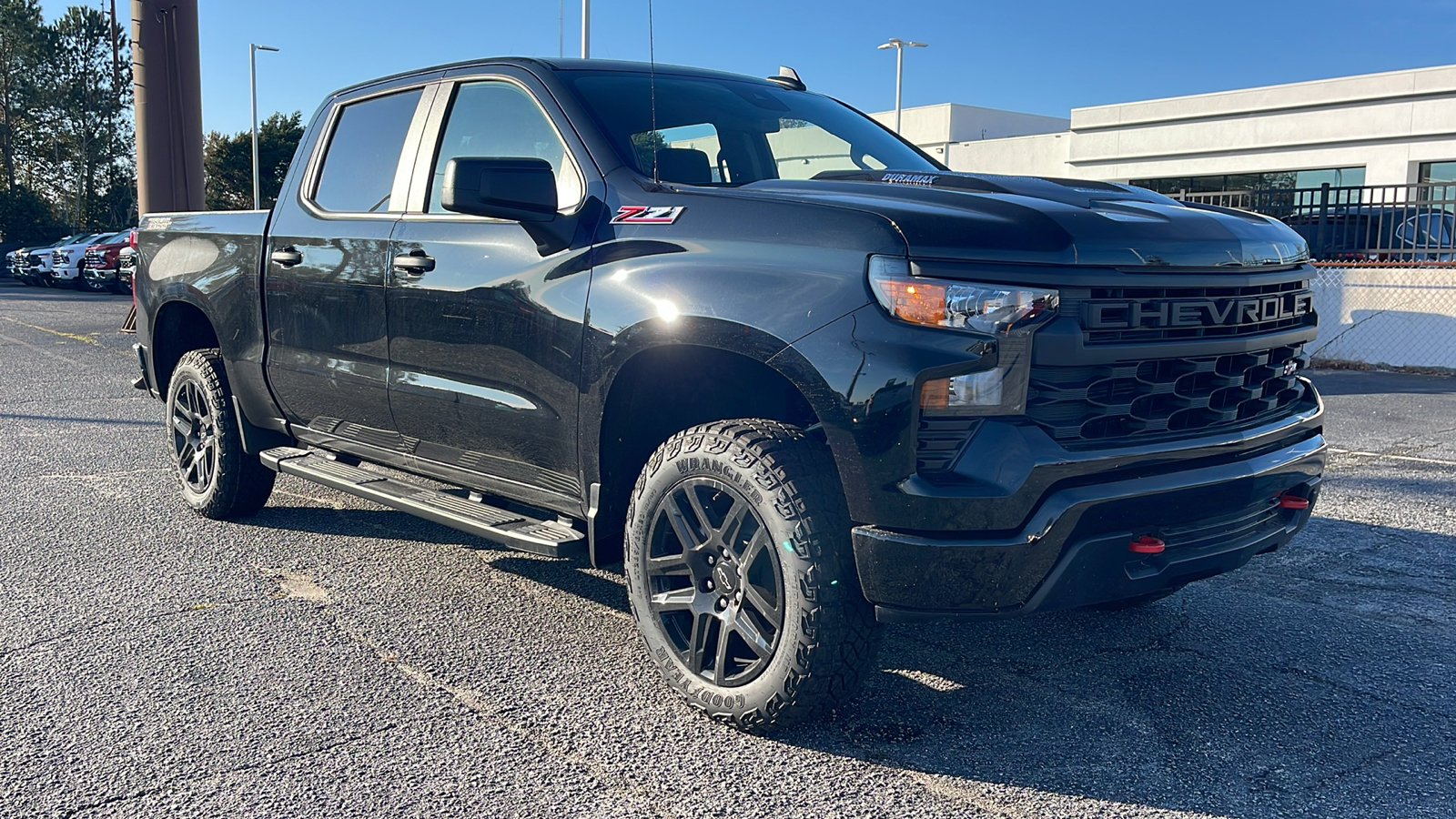 2025 Chevrolet Silverado 1500 Custom Trail Boss 2