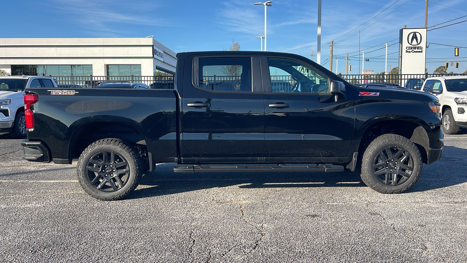 2025 Chevrolet Silverado 1500 Custom Trail Boss 9