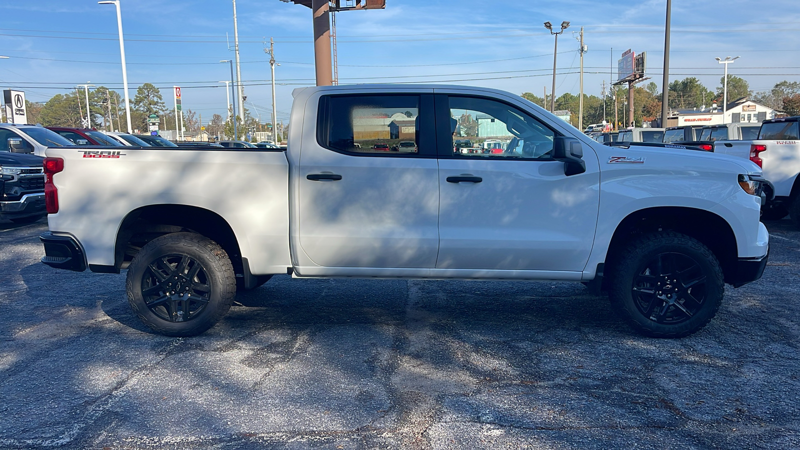 2025 Chevrolet Silverado 1500 Custom Trail Boss 9