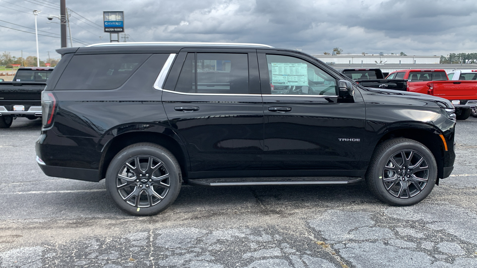 2025 Chevrolet Tahoe LT 9