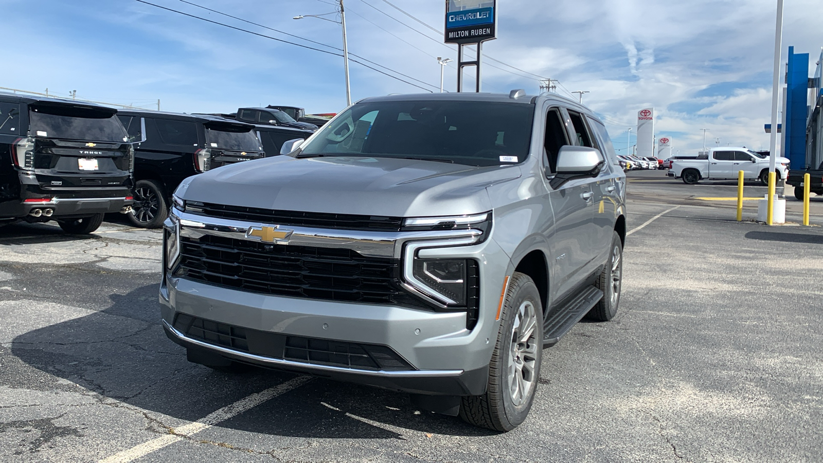 2025 Chevrolet Tahoe LS 4