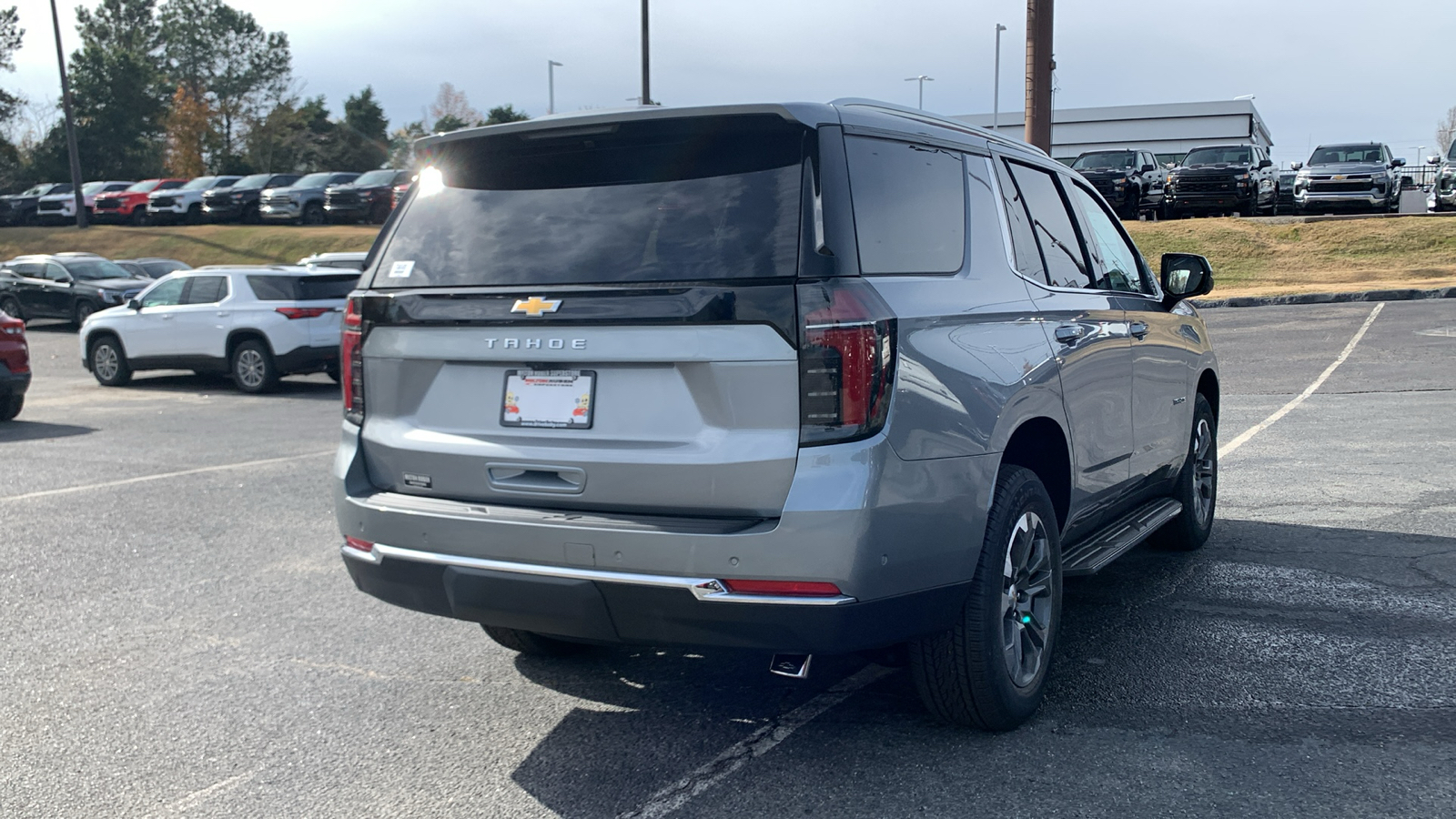 2025 Chevrolet Tahoe LS 8