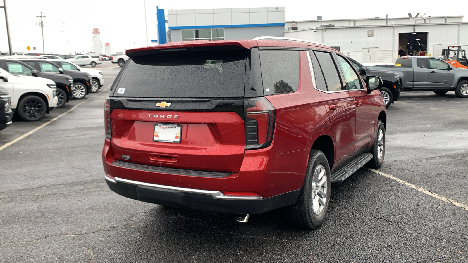 2025 Chevrolet Tahoe LS 8