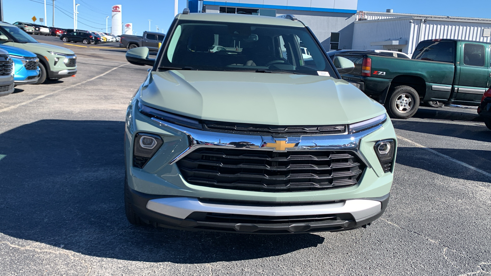 2025 Chevrolet TrailBlazer LT 2